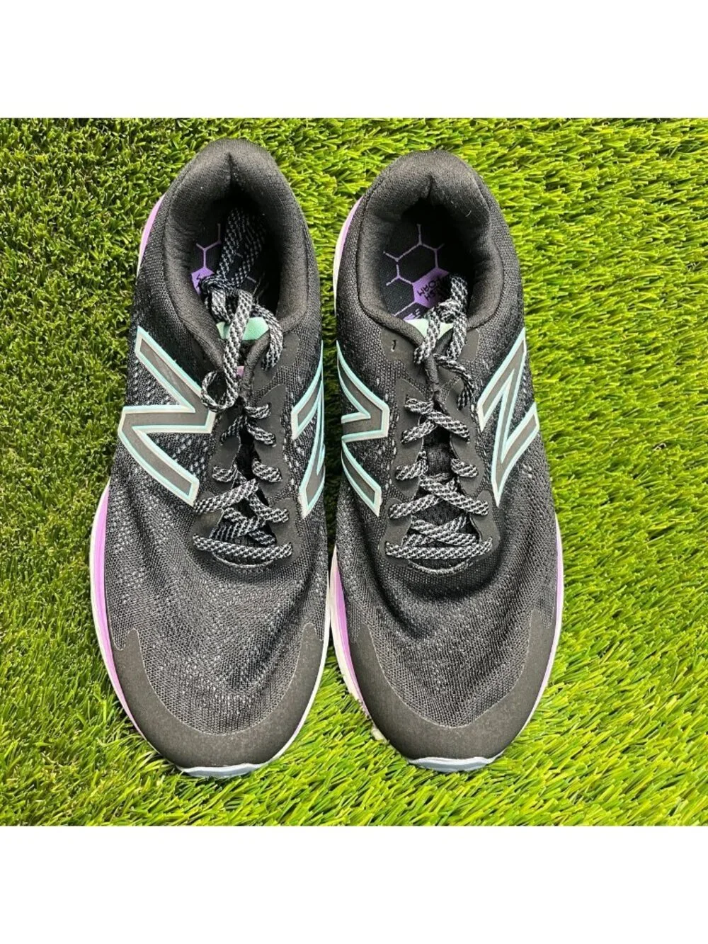 New Balance Fresh Foam 680v7 Womens Size 10D Black Purple Running Shoes Sneakers